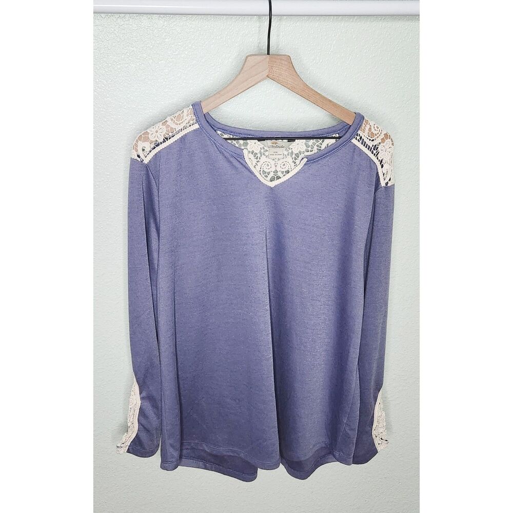 NWOT buttery soft long-sleeve lace back lavender blouse
